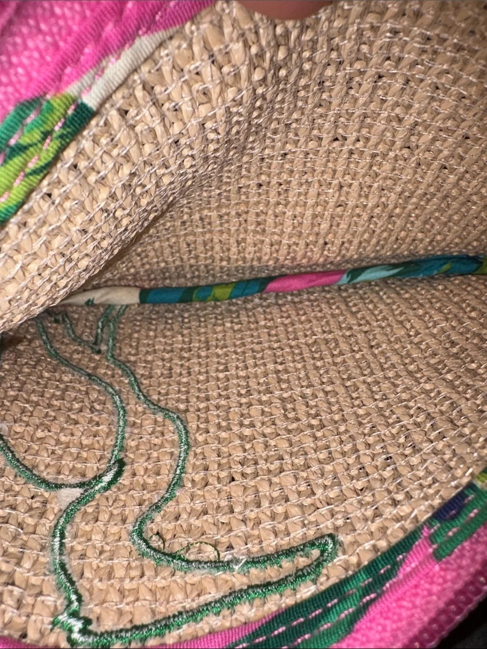 Vera Bradley Pink Green Straw Embroidered Bird Wristlet EUC